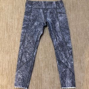 gray lululemon leggings size 8